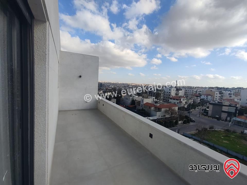 فلل متلاصقة مساحة الارض 250م مساحة البناء 500م للبيع في عمان - عبدون 