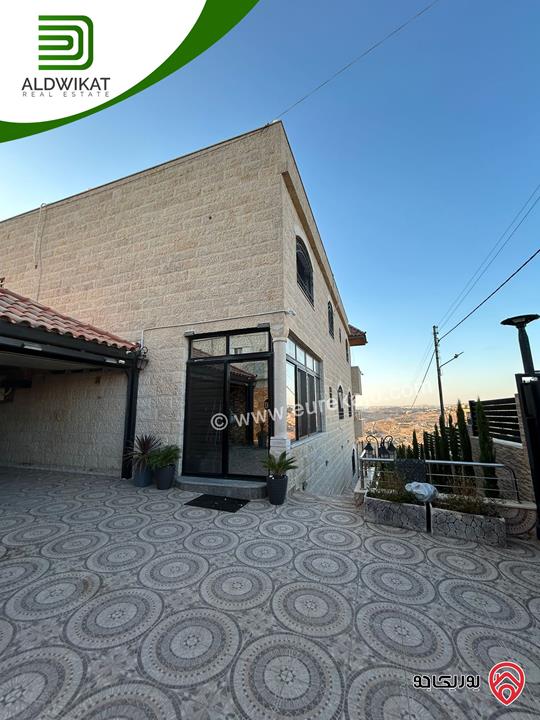 فيلا مستقلة مفروشة للبيع في عمان - ناعور مساحة الارض 1050م ومساحة البناء 1000م ومساحة الحديقة 400م ومساحة الترس 200م موقع اطلالة رائع ومميز