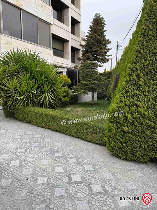 شقة طابق أرضي دوبلكس مساحة 418م داخلي و 250م خارجي للبيع في عمان - عبدون