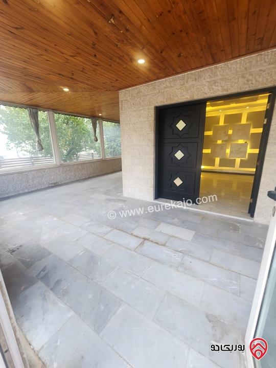 شقة أرضية مساحة 200م داخلي و 200م خارجي للايجار في عمان - دير غبار 