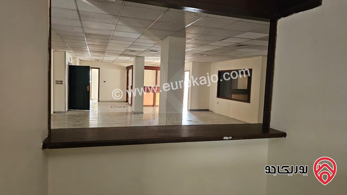 مكاتب ومستودعات فاخرة بمساحات مختلفة للإيجار في عمان - موقع مميز في العبدلي