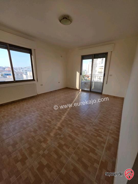 شقة طابق ثالث مساحة 190م للإيجار فارغة في عمان - خلدا 