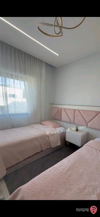 شقة طابق ثاني مساحة 205م للبيع في عمان - خلدا