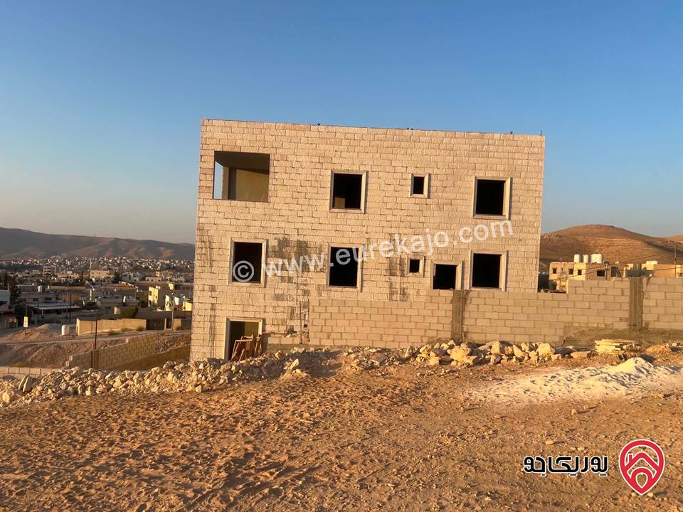 بيت مستقل 3 طوابق للبيع في الزرقاء - ضاحية الصالحية