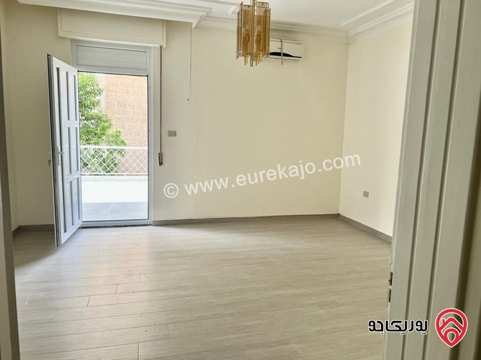 فيلا مستقلة للايجار في عمان - ام السماق مساحة الارض 500م البناء 450و الحديقة 200م والترس 200م