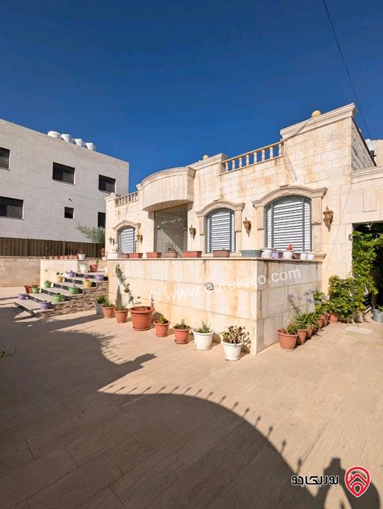 فيلا مساحة 700م على أرض 815م للبيع في عمان - ناعور