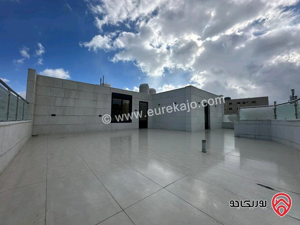 شقة مميزة طابق ثالث مع روف دوبلكس مساحة 198م مع ترس واسع 60م بمدخل مستقل للبيع في عمان - شفا بدران/ ابو نصير، دوار البحرية