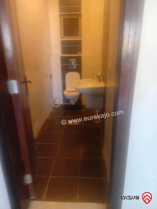 شقة فارغة طابق ارضي مساحة 150م للإيجار في عمان - الجبيهة 