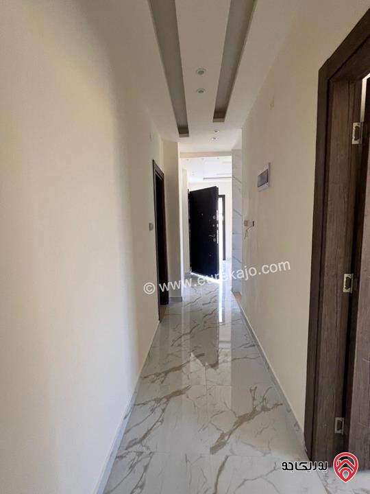 شقة طابق رووف مساحة 143م للبيع في العقبة - التاسعة