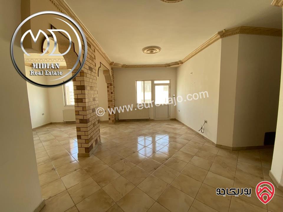 شقق للبيع طابق أخير مع روف في عمان - ضاحية الرشيد مساحات 220م & 240م مع تراسات امكانية الأقساط بأسعار مميزة