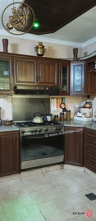 شقة طابق ارضي مساحة 150م للبيع في الزرقاء - جبل طارق