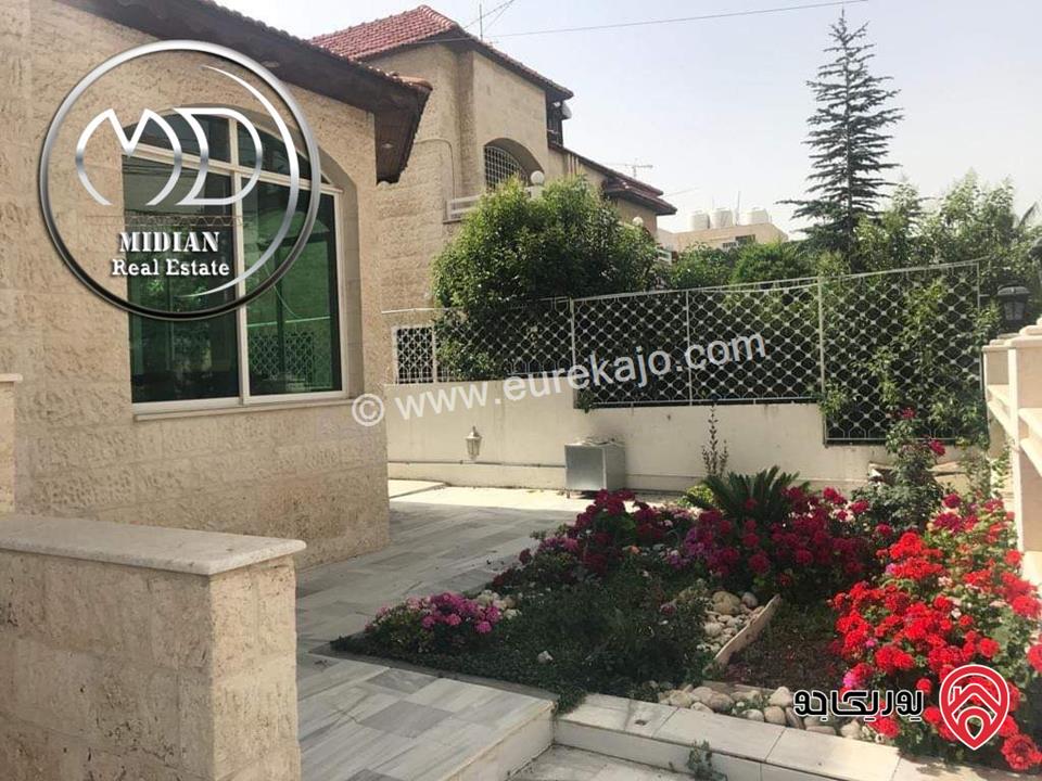 فيلا مستقلة مساحة البناء 650م على أرض 750م تشطيبات و ديكورات سوبر ديلوكس مع تراسات و حدائق بسعر مميز جداً للبيع في عمان - ام اذينة