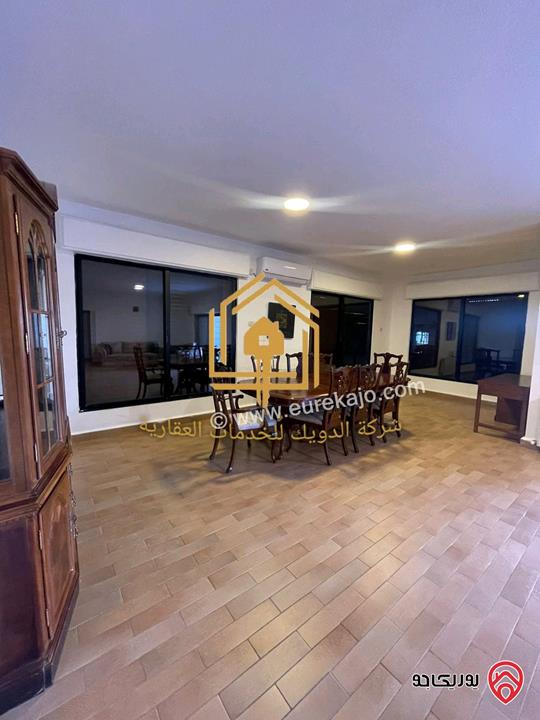 شقة فارغة طابق اول مساحة 250م للايجار في عمان - عبدون 