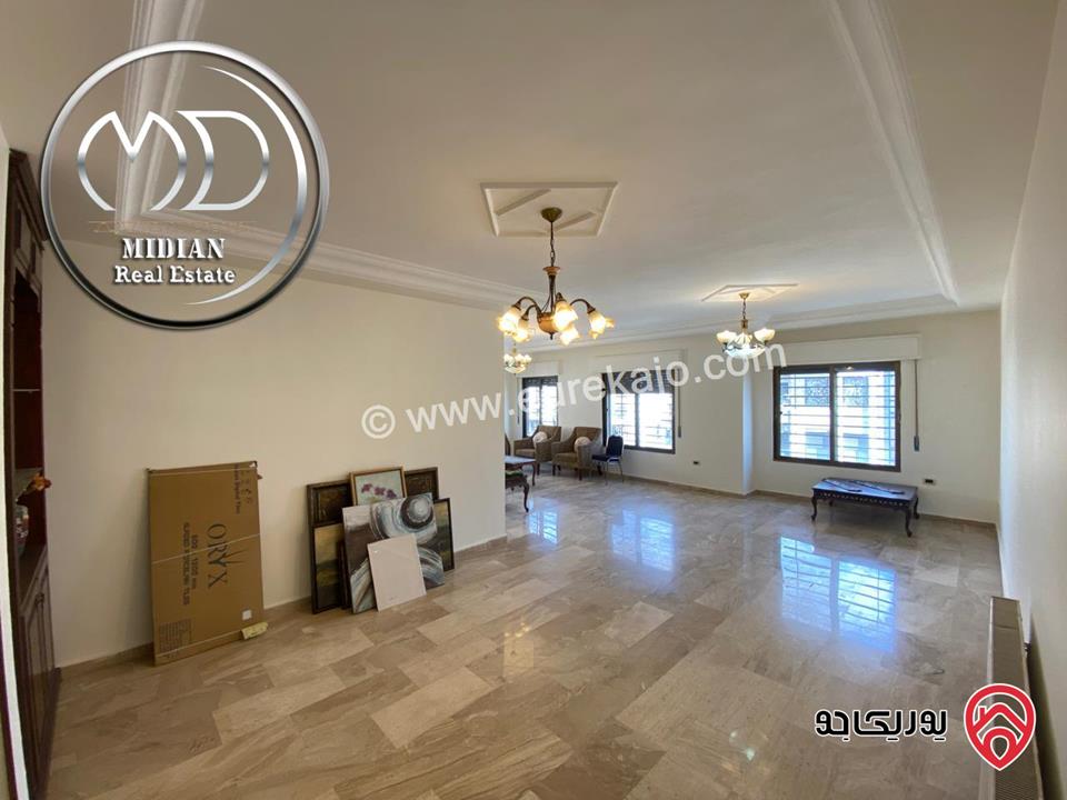 شقة للبيع في عمان - خلدا مساحة 220م طابق ثالث 4 نوم تشطيبات سوبر ديلوكس اطلالة جميلة و بسعر مميز