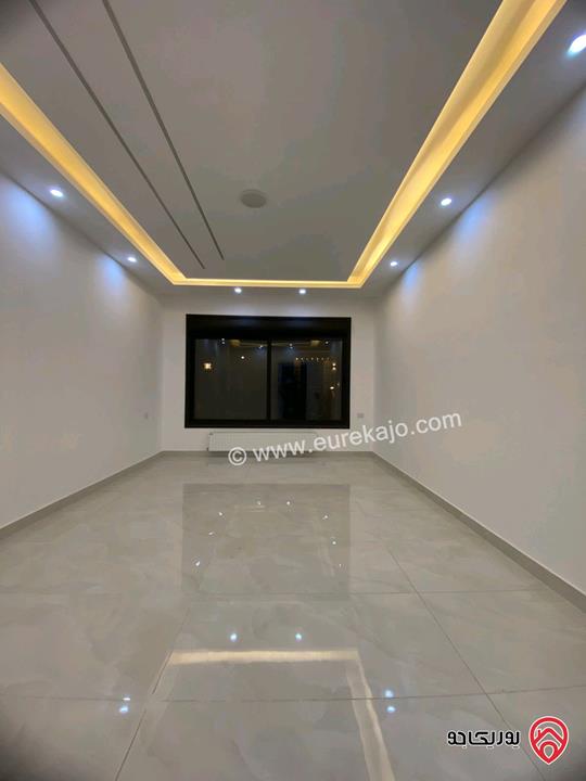 شقة أرضية مساحة 165م داخلي و 20م خارجي للايجار في عمان - طريق المطار