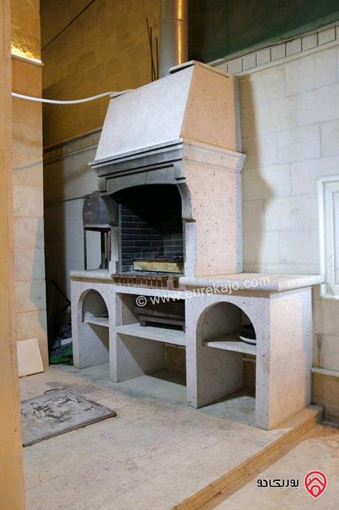 شاليه مساحة الأرض 324م مع بناء 90م وبركة سباحة للبيع في منطقة الكرامة الاغوار الجنوبية