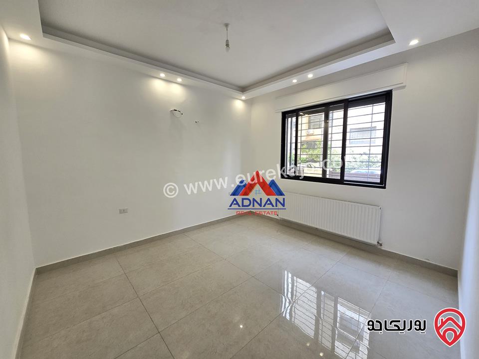شقة ارضية جديدة مساحة 225م داخلي و 100م خارجي مع مدخل خاص للإيجار الفارغ السنوي في عمان - ضاحية الامير راشد