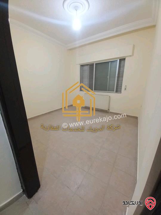 شقة فارغة طابق اول مساحة 110م للإيجار في عمان - ام السماق 