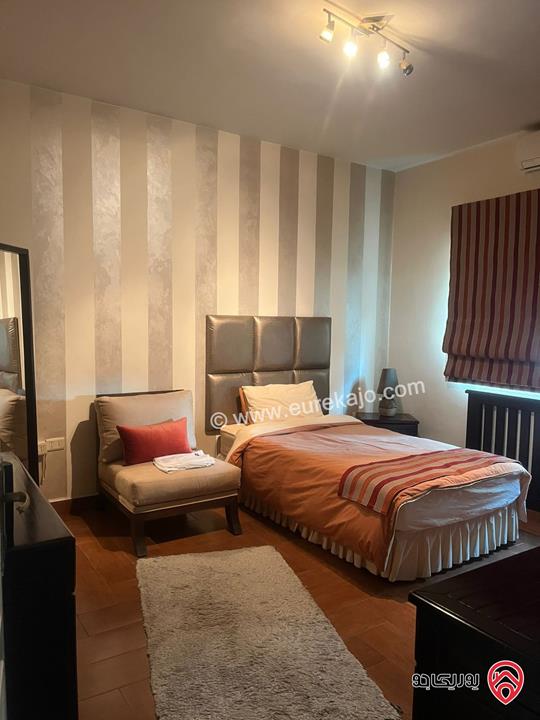 شقة ارضية مساحة 177م مع حديقة 120م للبيع في عمان - خلدا 