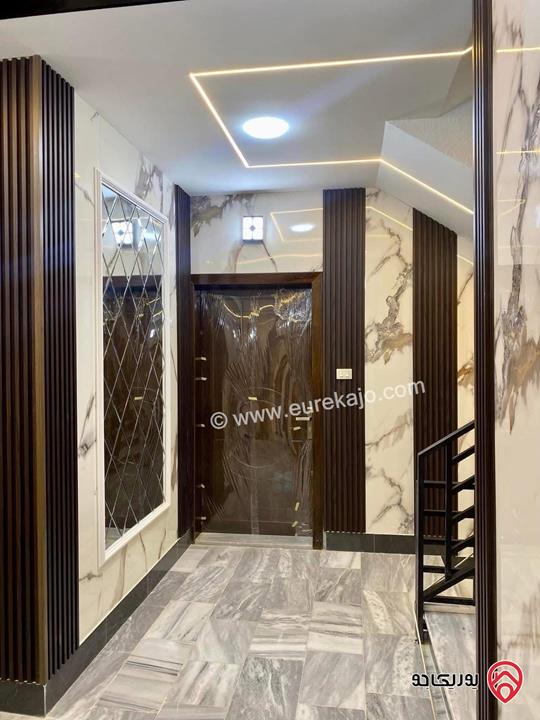 شقة ارضية مساحة 145م داخلي و 25م خارجي للبيع في عمان - ابو علندا اسكان الكهربا 