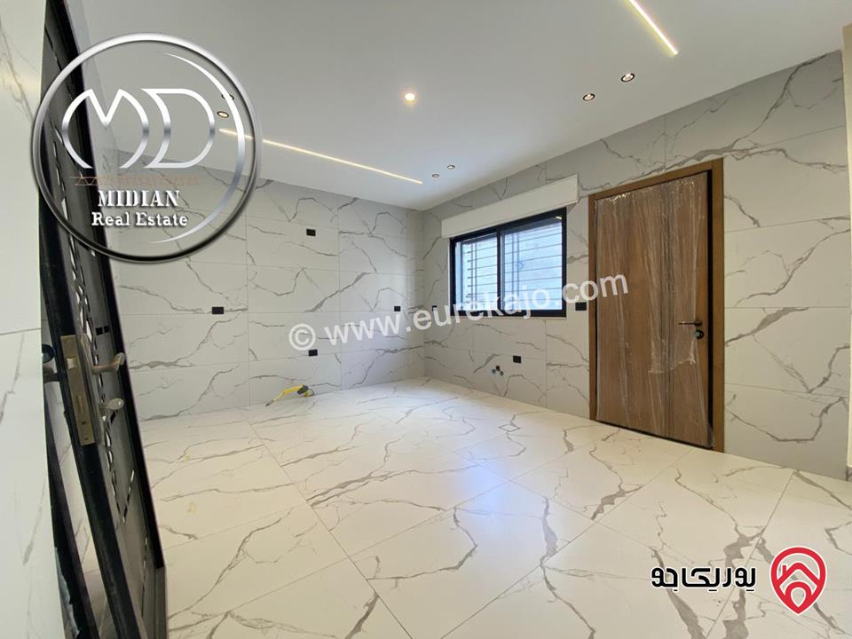 شقق دوبلكس جديدة للبيع في عمان - خلدا طابق أخير مع روف مساحات 240م & 300م مع تراسات تشطيبات ديكورات فاخرة اطلالة جميلة