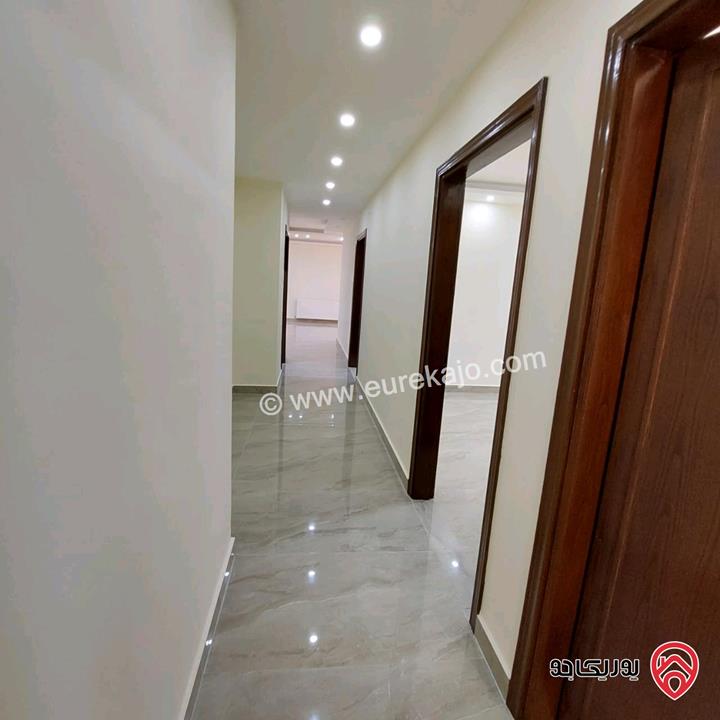 شقة مساحة 135م طابق ثالث للبيع في عمان - ضاحية الرشيد 