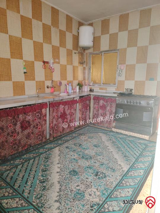 بيت مستقل على منطقة مرتفعة مساحة 100م على أرض 500م للبيع في المفرق - الزنية