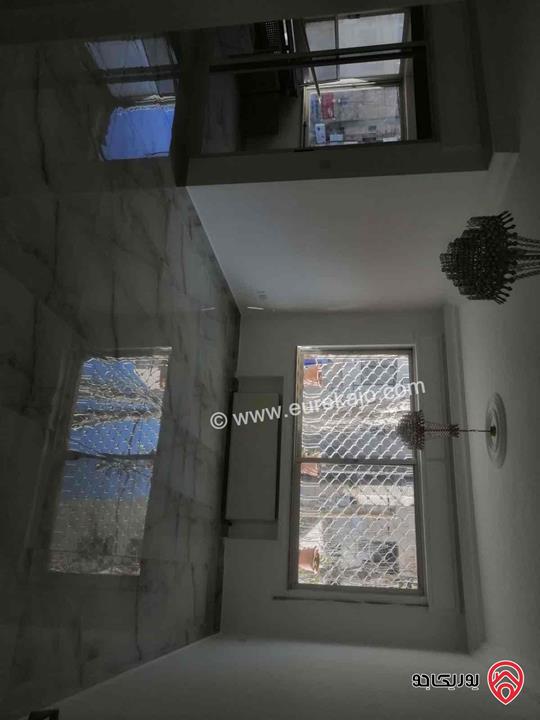 شقة مساحة 200م طابق اول للايجار في عمان - أم أذينة