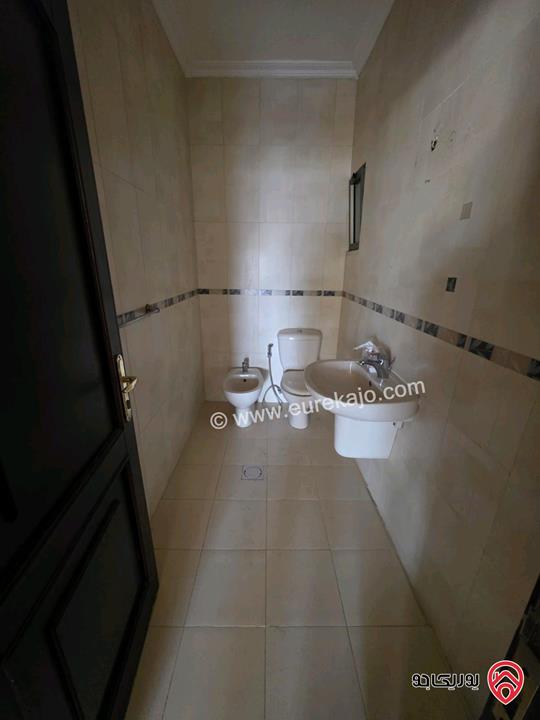 شقة طابق ثالث مساحة 190م للإيجار فارغة في عمان - خلدا 