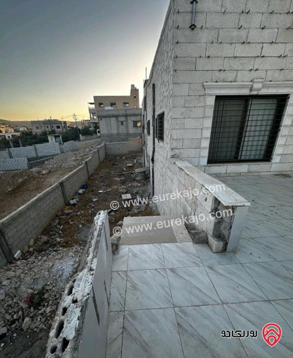 منزل مستقل مساحة 220م على ارض مساحة 500م للبيع في الزرقاء - بيرين