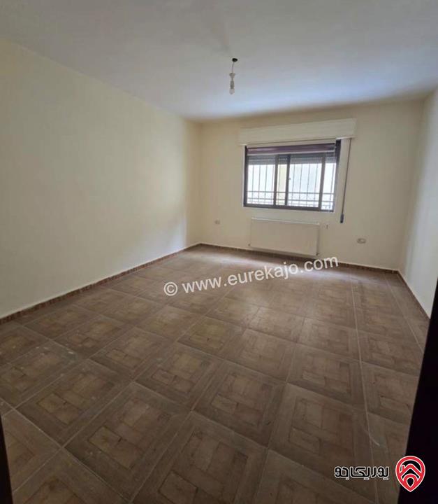 شقة أرضية مساحة 200م داخلي و 150م خارجي للايجار في عمان - خلدا