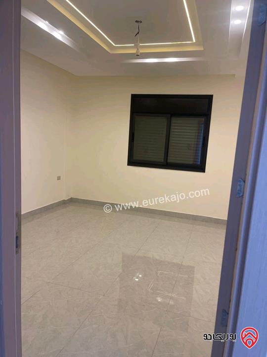 فيلا مساحة 600م على أرض 1 دونم و 112م للبيع في عمان - ام السوس 