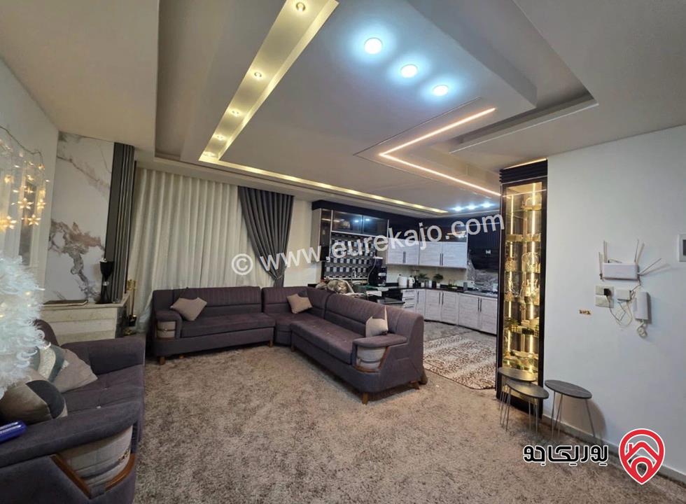 شقة طابق ثالث دوبلكس فاخرة مساحة 231م للبيع في اربد / الحصن 