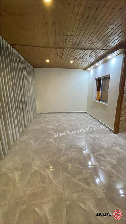 شقة دوبلكس طابق ثالث مساحة 300م للبيع في عمان - ضاحية الاستقلال 