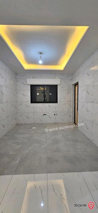 شقة جديدة لم تسكن طابق ثالث مع مصعد مساحة 115م للإيجار في عمان - ضاحية الياسمين 