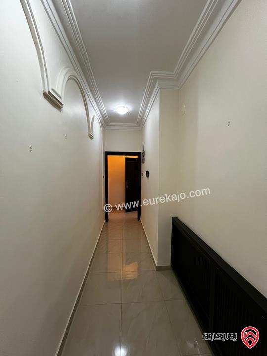 شقة مميزة طابق أول مساحة 180م للايجار في عمان - الرابية