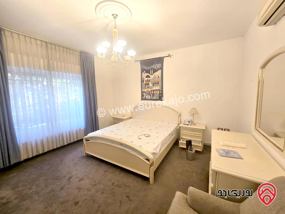 شقة مفروشة ارضية مساحة 210م مع حديقة 200م للإيجار في عمان - الرابية