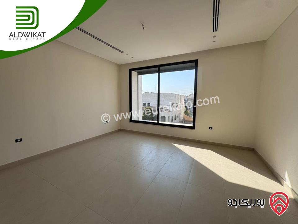 فيلا متلاصقة للبيع في عمان - دابوق مساحة الارض 500م ، البناء 780م ، الحديقة 50م والترس 150م