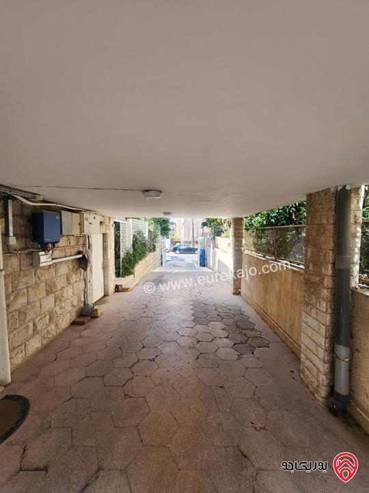 فيلا راقية مساحة 520م على أرض 830م للبيع في عمان - أم أذينة