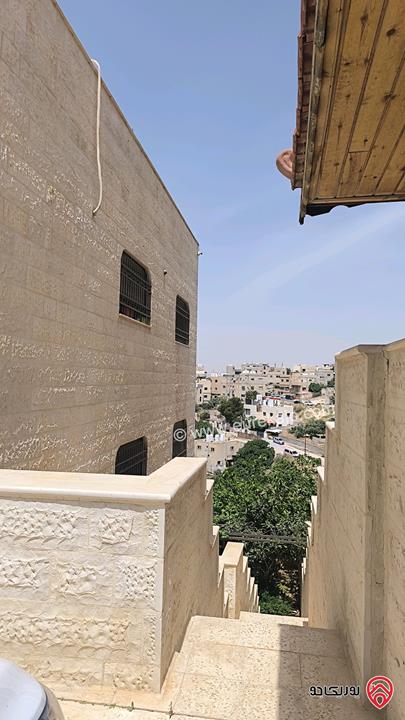 منزل مستقل مساحة 670م على أرض 501م للبيع في عمان - حي عدن شارع الرحاب 