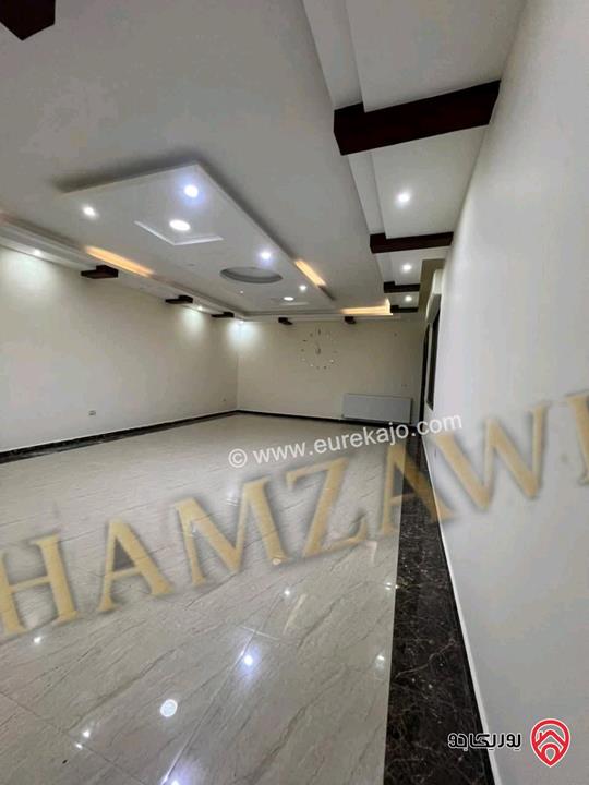 شقة سوبر ديلوكس مساحة 175م داخلي و 150م خارجي للايجار في عمان - طريق المطار 