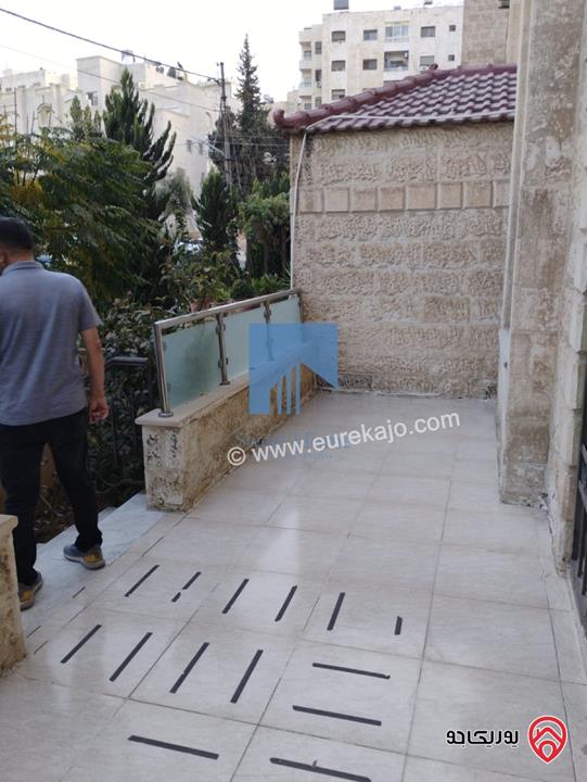 شقة أرضية طابقية مميزة للبيع في عمان - خلدا قرب الموفنبيك ومطعم ورد 207م مع حديقة وترسات 245م