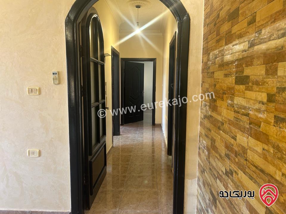 شقة أرضية مساحة 126م داخلي و 32م خارجي للبيع في عمان - طبربور 