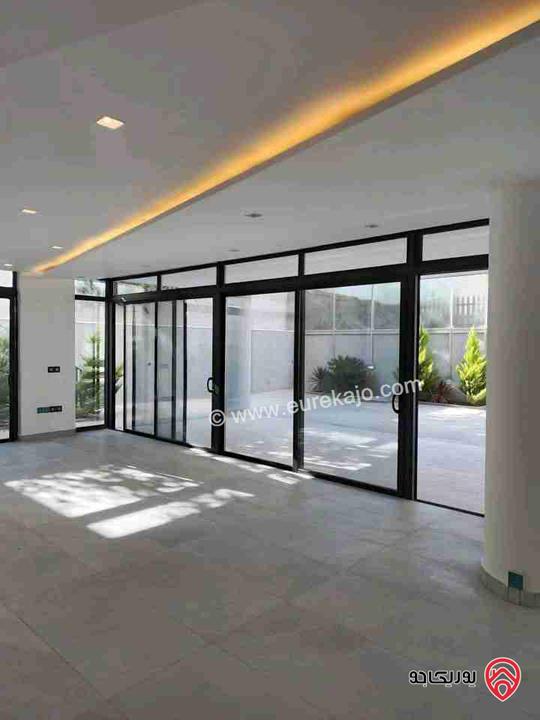 شقة أرضية دوبلكس مساحة 300م داخلي و 250م خارجي للايجار في عمان - حي الصحابة 