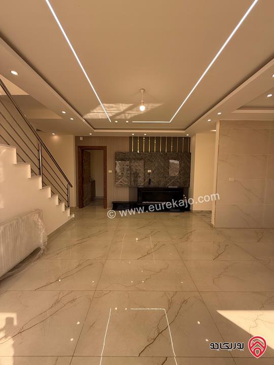 شقق بمساحة 175م للبيع في عمان - أجمل مناطق الجبيهة / حي المنصور 