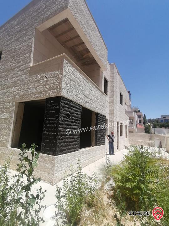 فيلا مساحة 1 دونم على أرض 940م للبيع في عمان - دابوق