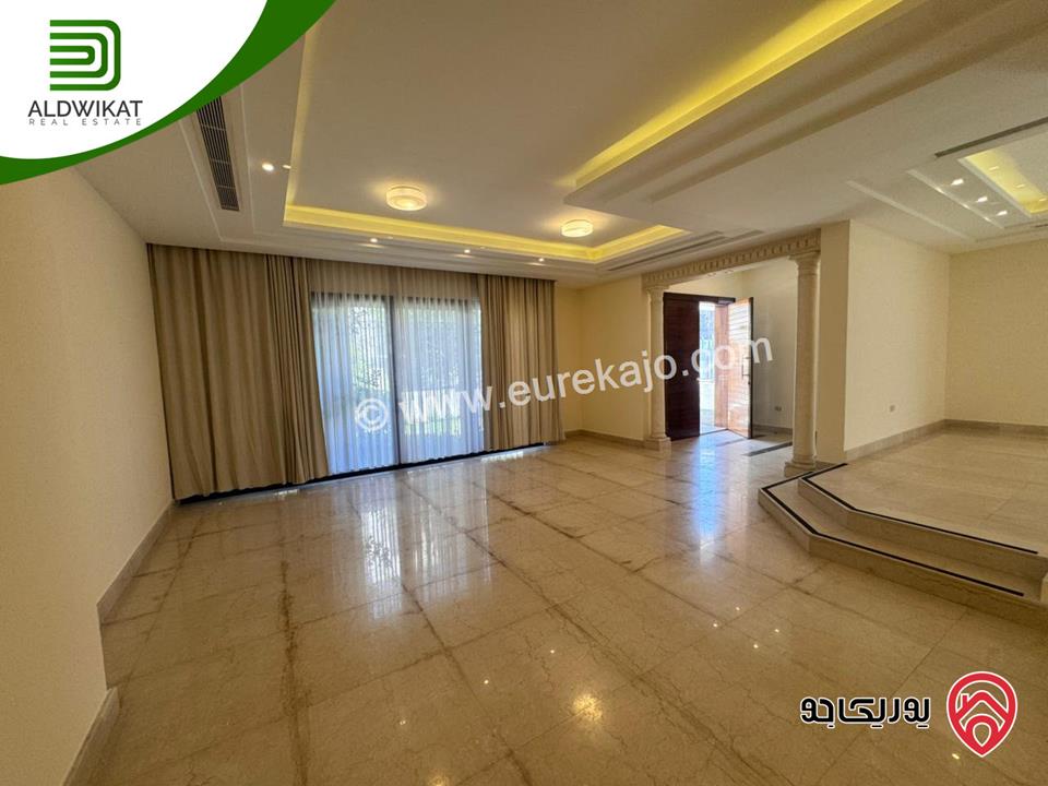 فيلا متلاصقة للبيع او للايجار في عبدون قرب الاسفاره الامريكيه مساحة الارض 500م ومساحة البناء 700م ومساحة الحديقة 200م موقع مميز واطلالة خلابة منطقة فلل واصل جميع الخدمات 