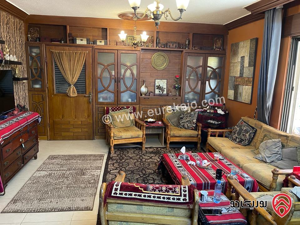 شقة مساحة 216م داخلي و 100م خارجي للبيع في عمان - ضاحية الرشيد مميزة جدا
