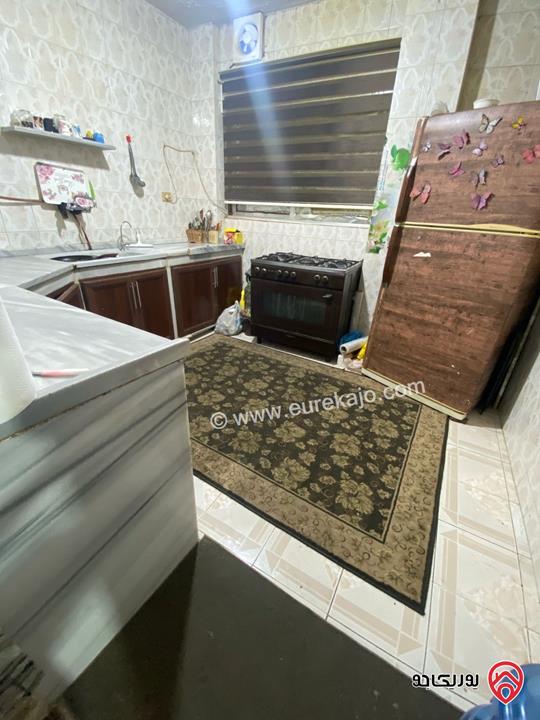 بيت طابقين مساحة 260م على أرض 150م للبيع في الزرقاء - جبل الأمير حسن