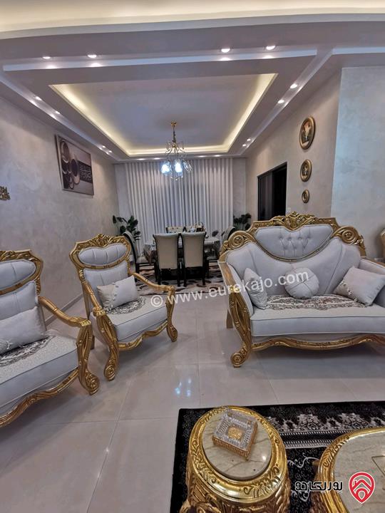 شقة طابق ثالث مساحة 220م للبيع في عمان - طبربور/طارق